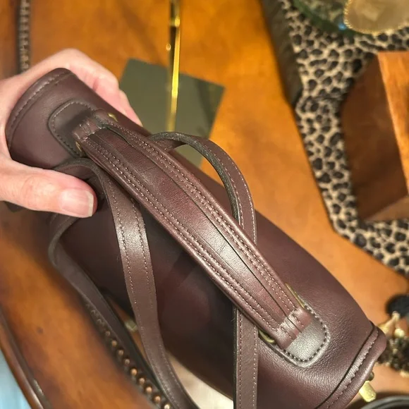 Coach Vintage Station Mahogany 1005-336
Made in US - Picture 9 of 12